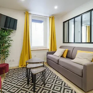 Parisian Flat With Sauna Apartment