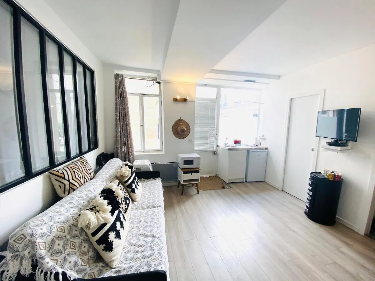 Apartament Saint Paul 22 Paryż 0*,